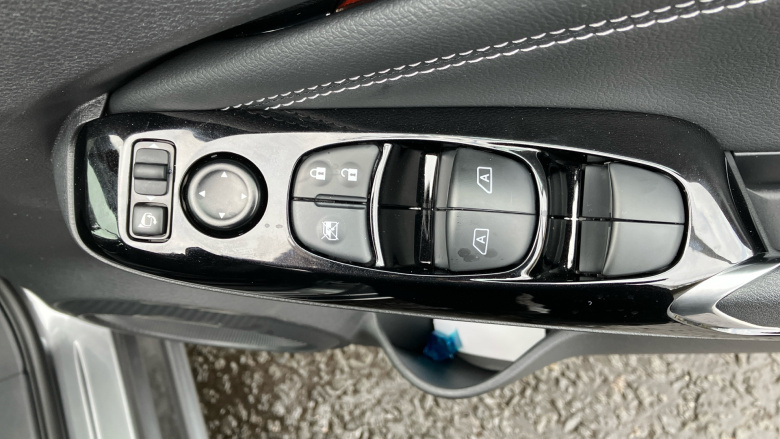 Nissan Juke 1.0 DiG-T Tekna 5dr Petrol Hatchback